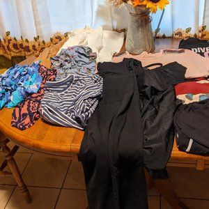 Women's maternity clothes